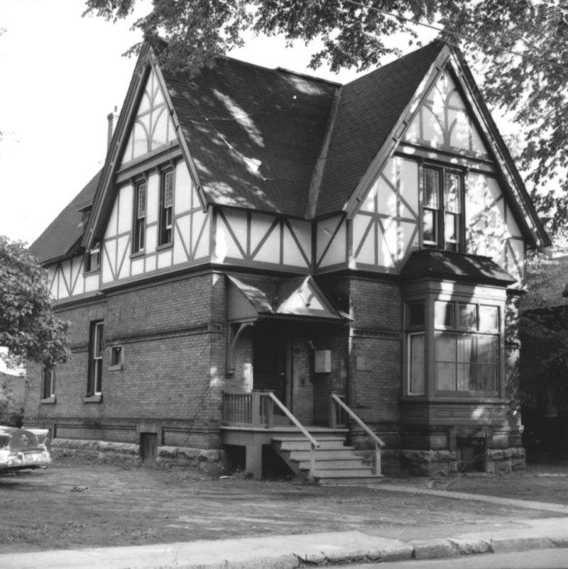 Pierwszy Dom Polski przy ulicy 280 Gladstone