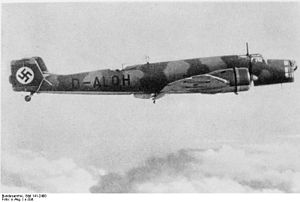 Bundesarchiv Bild 141-2400, Flugzeug Junkers Ju 86.jpg